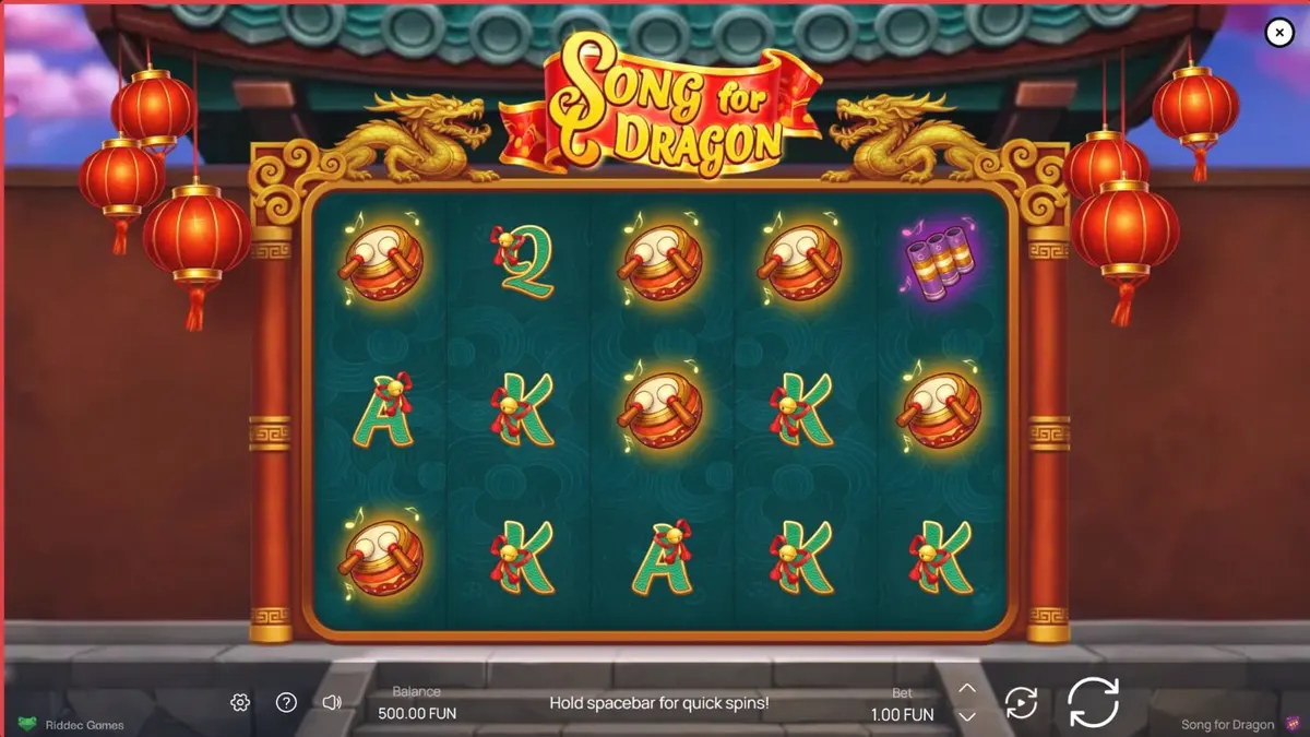 Pemandangan indah pegunungan dan kuil dalam slot Song for Dragon